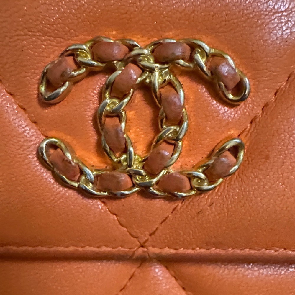 Chanel Gold Logo Orange Quilted Wallet - Picture 12 of 13